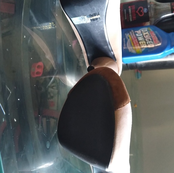 Heels - Picture 3 of 3